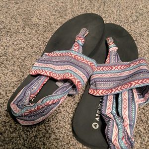 Airwalk wrap sandal